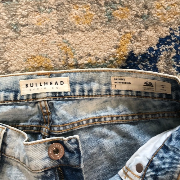 bullhead boyfriend cut jeans!! so cute! - Picture 2 of 4